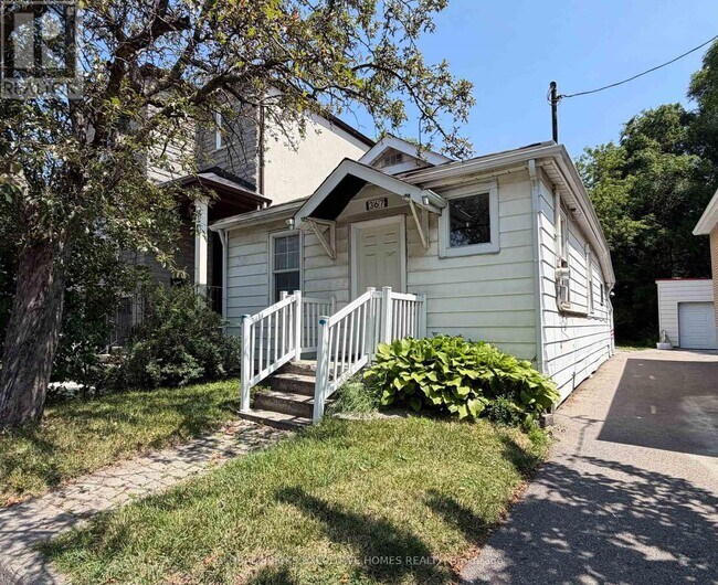 Photo - 367 Kipling Ave