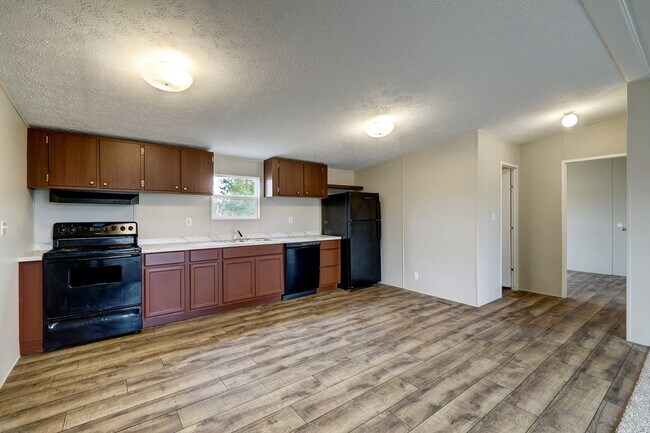 Photo - 879 Rd 5027