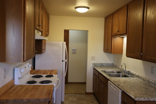 Photo - Heritage Kourt