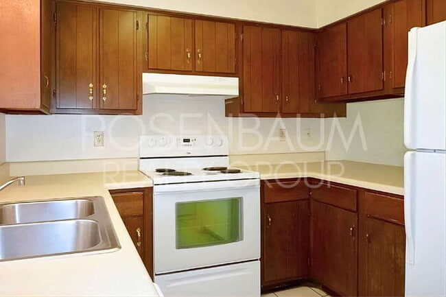 Photo - 1326 N Miller Rd Unidad a