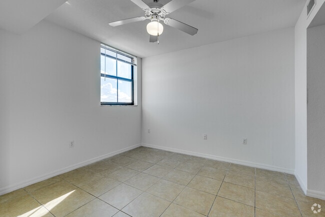 1HAB + Estudio - 838SF - Dormitorio
