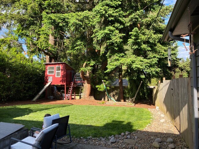 Photo - DON'T WAIT! Beautiful renovated 3 bedroom in great neighborhood! HUGE backyard and very pet frien...