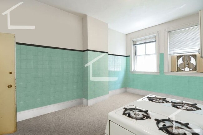 Photo - 923 Beacon, #3, Unit 3,