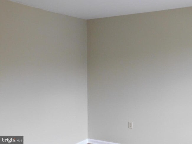 Building Photo - 104 Waterford Ln