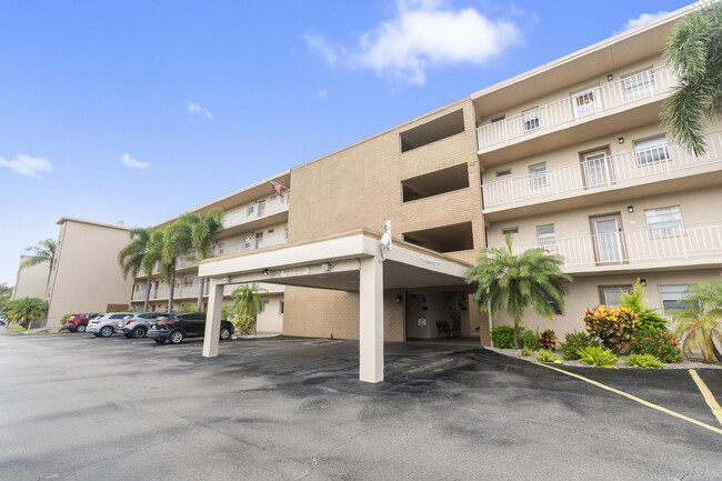 Building Photo - 300 NE 26th Ave Unit 1140 Rental