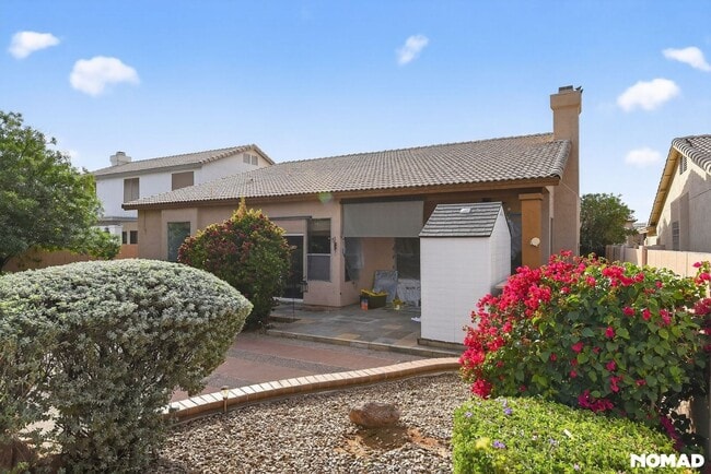 Photo - 971 N Santa Anna Pl