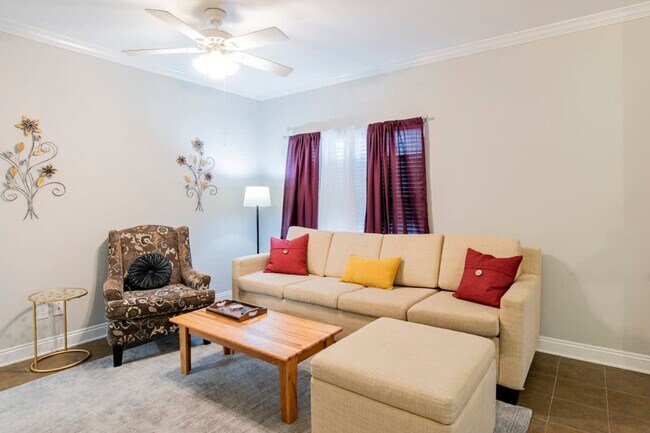 213 Hazel St Unidad SI ID1043566P