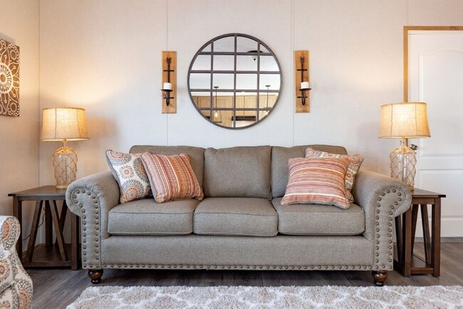 Photo - 800 King Richard Dr