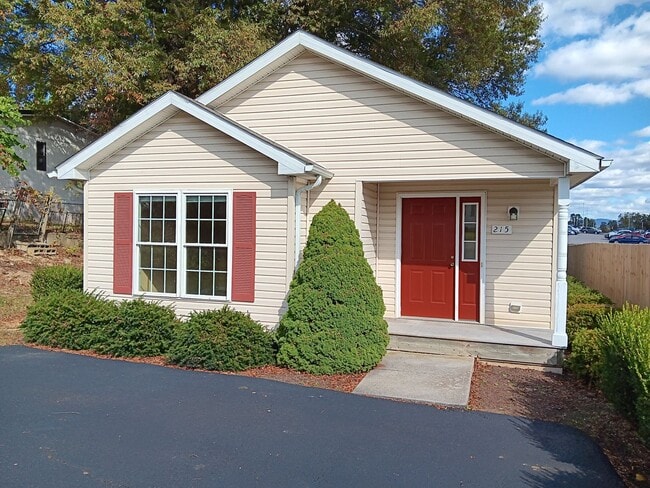 Photo - Christiansburg, 3 BR / 2 BA, August 14th