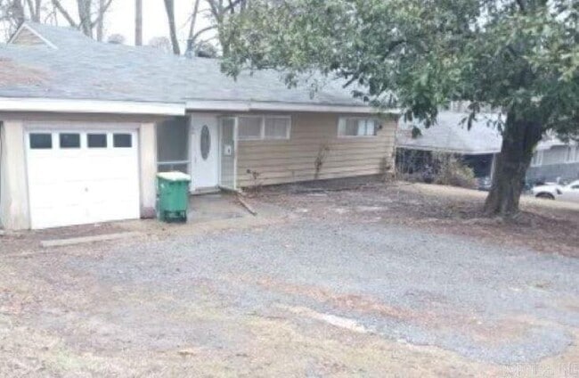 Building Photo - 24 Greenway Dr Rental