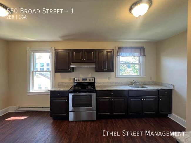 Building Photo - 550 Broad St Unit 1 Rental
