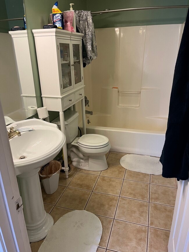 Building Photo - 191 Hildred Dr Unit 191