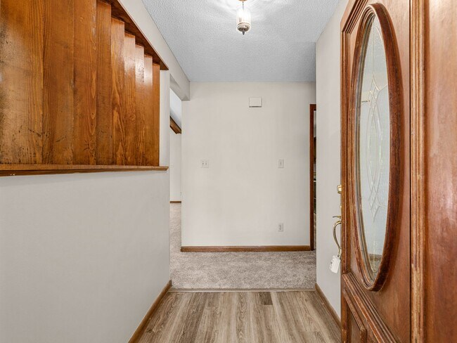 Photo - 934 Welsh Ln