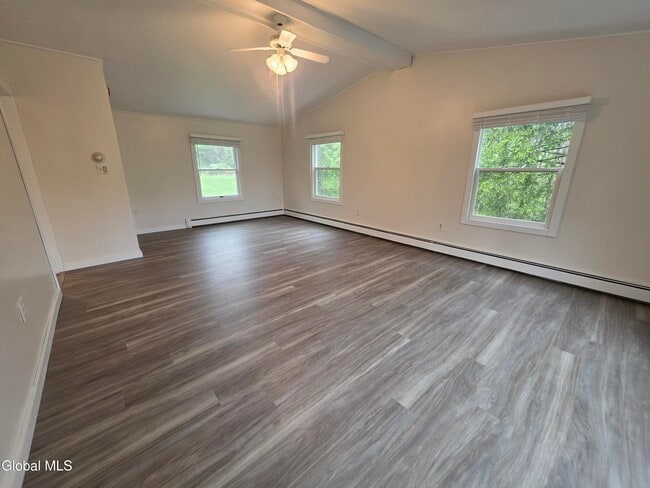 Photo - 112 Carriage House Ln
