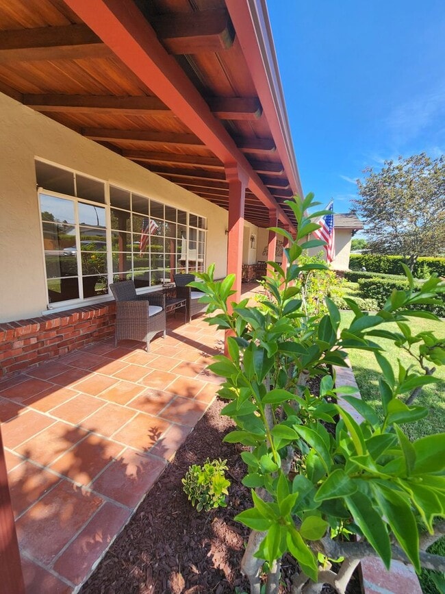 Photo - 4950 Rosehedge Dr