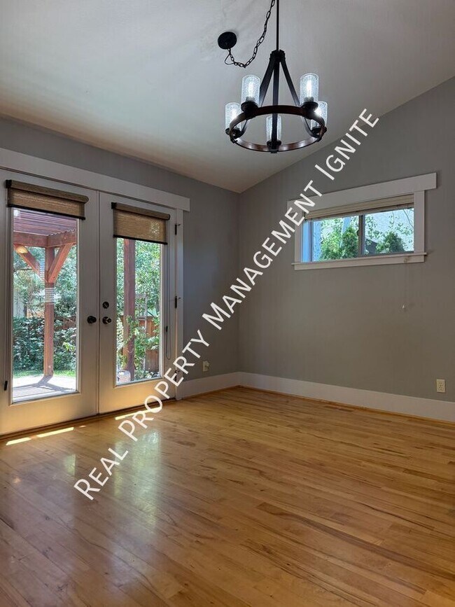 Photo - 2955 N W Bordeaux Ln