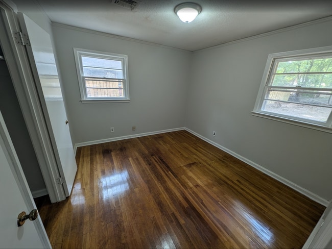 Photo - 1130 Lombard Dr