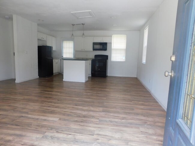 Photo - Completley Remodeled 2/1 in Longbranch!