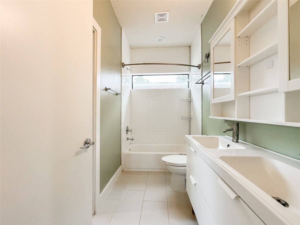 Photo - 68 Meadow Lea Dr