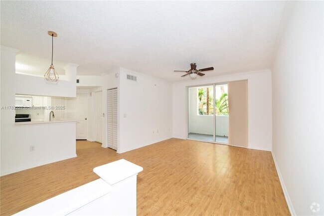 Building Photo - 17150 N Bay Rd Unit 2322 Rental
