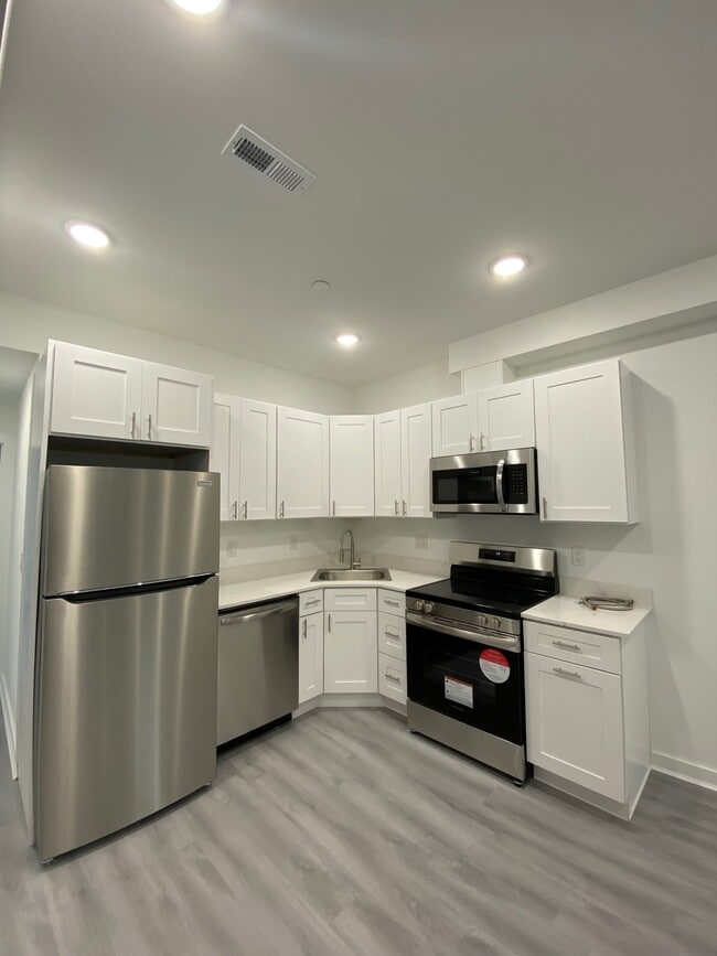 624 N 38th St Unit 2
