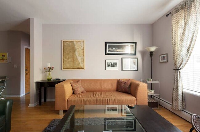 Photo - 1936 N Hudson Ave Unit UCH