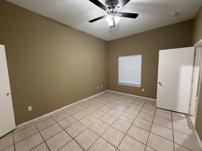 Photo - 10209 Lilac Ln