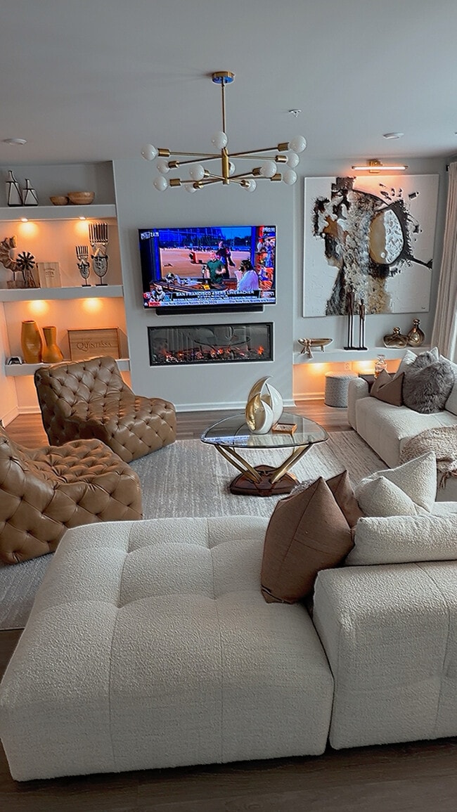 Building Photo - 9222 Magellan Pky Unit B