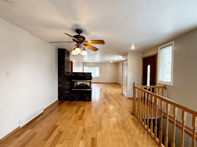 Photo - 1201 E 5600 S