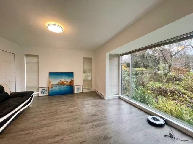 Building Photo - 2 bedroom in Burnaby BC V5J 2X7