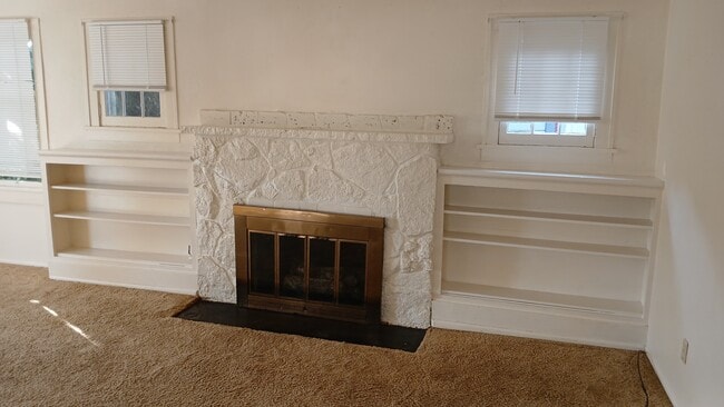 Building Photo - 482 NE Adams Ave Rental