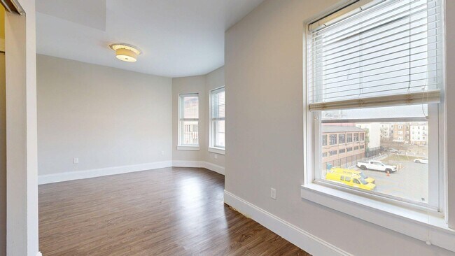 Photo - 133 Paris St Unit 1