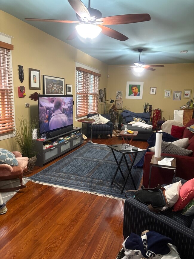 Photo - 4717 Laurel St