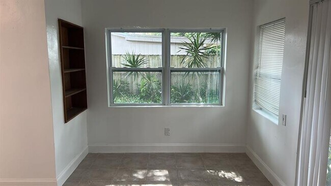 Photo - 1140 SW 30th St Unit A