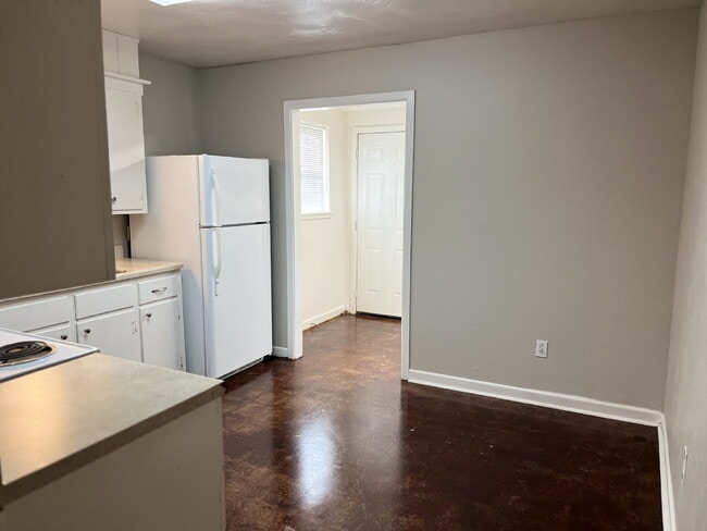 Photo - Cute 2/1 Duplex in Great Location! Unit B