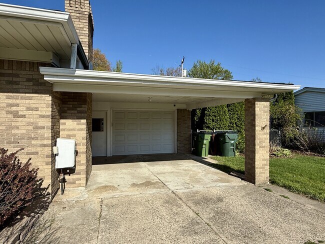 Photo - 52678 Pappy Ln