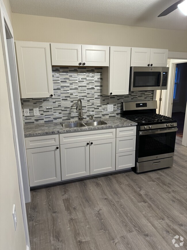 Building Photo - 315 East St Unit #3 Rental
