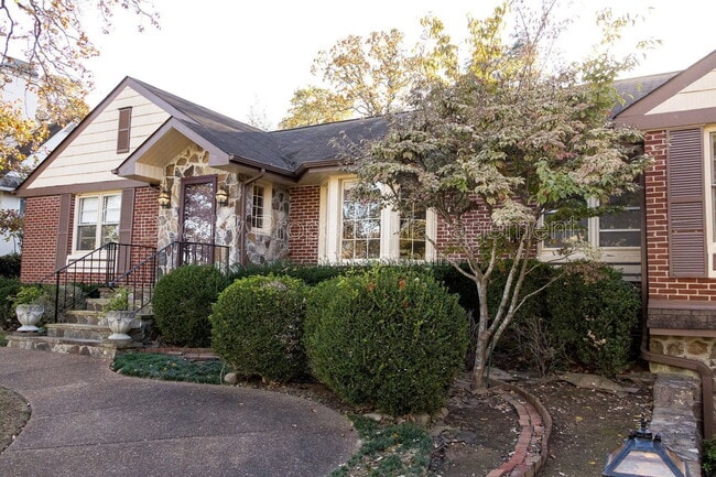 Photo - 1711 Ashton St