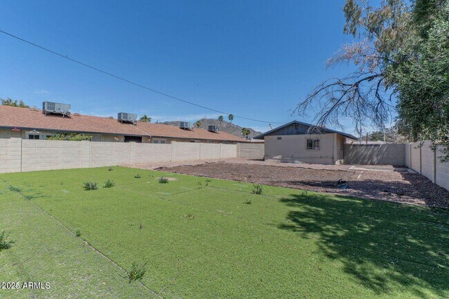 Photo - 936 W Mountain View Rd Unit 9