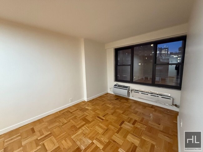 Building Photo - Fourth Avenue