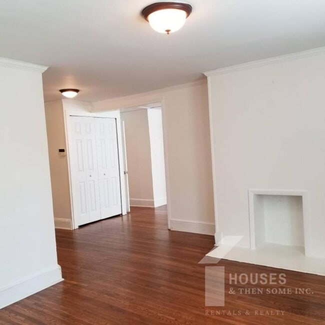 Photo - 203 W Faris Rd