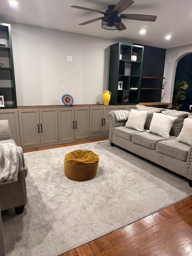 Photo - 2082 Pitman Ave