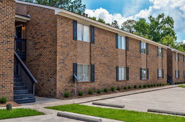 Midtown at 56th Apartments