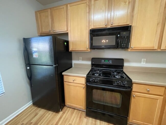 Photo - 804 Walnut Woods Dr