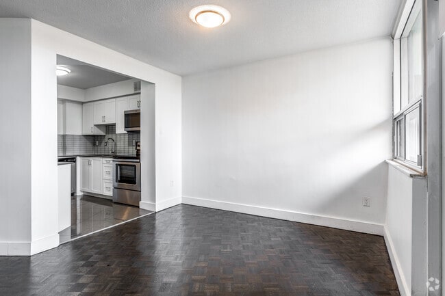 2BR, 1BA - 982SF - Kitchen/Dining Room