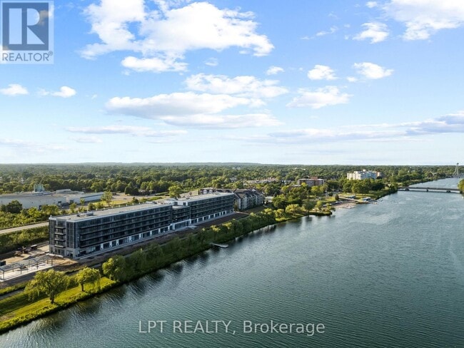 Photo - 122 Prince Charles Dr S Unit 122