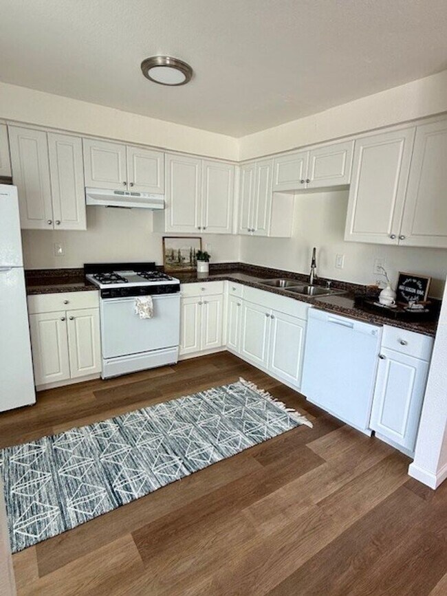 Photo - 1 bed, 1 bath Unit 01