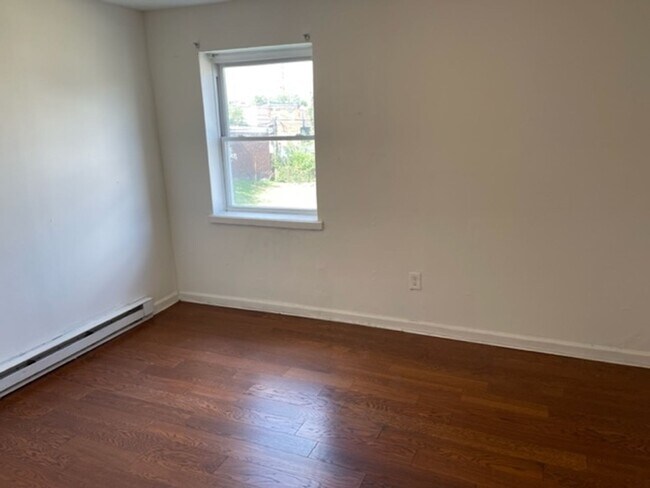 Photo - 3532 Kensington Ave Unit 2R