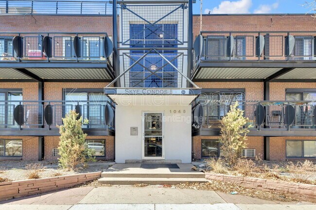 Building Photo - 1045 N Clarkson St Unit 207