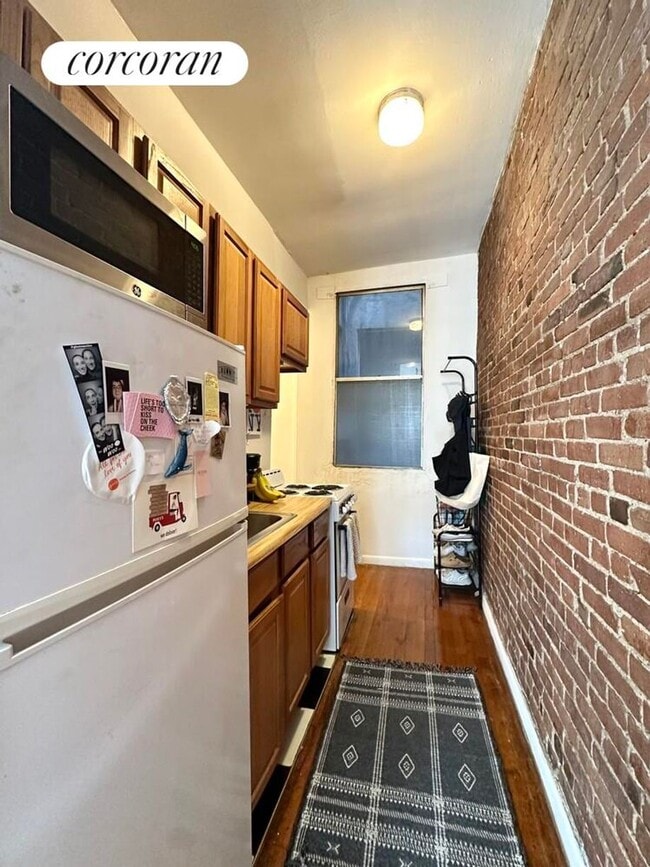 Photo - 1670 York Ave